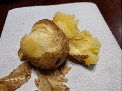 【自然栽培】【ちょっと訳あり❗】じゃがいも【キタアカリ】大きさ色々60サイズ　内容量1,8kg　※商品説明をご一読の上、「常温便」、「クール便」をご指定下さいませ。