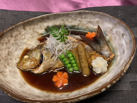 愛知，日間賀島産 《魚セット》大盛り，4人で贅沢コース 4Kg±
~宝の海で採れた鮮魚を発送致します~
鮮魚BOX