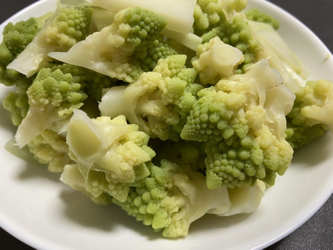 食卓をオシャレに彩る♡ロマネスコ　栃木県産　4個　ブロッコリー　カリフラワー 旬　花野菜