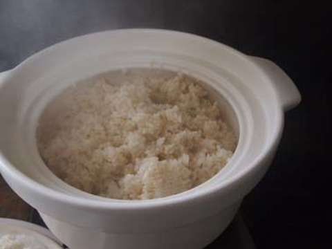 【玄米】　2.5Kg×1「Riki-Saku」コシヒカリ　真空パック　新潟県秋山農場産。農薬使用量は慣行栽培の9割減。安心してお召し上がりいただけます。