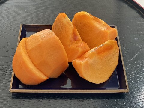 じっくり育てた濃い味としっとり食感♥完熟【次郎柿】8玉