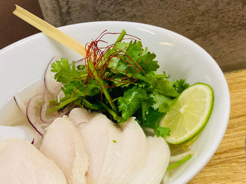 【セット商品　イタリアン＆ハーブ三昧！】
バジル２種各５０ｇ ＆ 新鮮トマト1kg ＆ イタリアンパセル ＆ パクチー　計合計1200ｇ