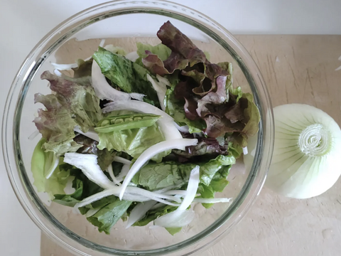 【農薬不使用 新玉ねぎ３kg】 農薬、除草剤、化学肥料等不使用 ☆玉ねぎ３キロ（80サイズ段ボールにほぼ満杯分です）☆農薬、除草剤、化学肥料不使用（葉の部分はお付けいたしません）