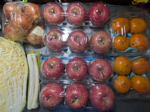 リンゴ、柿、ハクサイ、タマネギ、ネギ