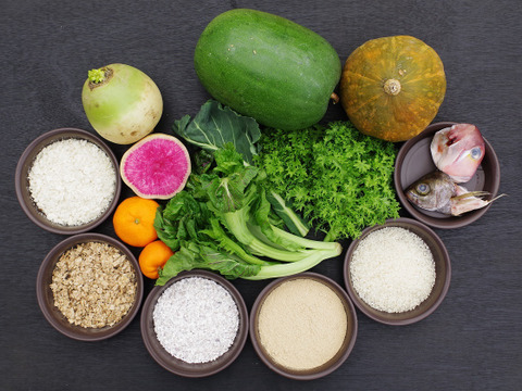 【サステナブルな地域循環型セット】農薬不使用野菜5種と国産飼料の放牧卵「君は太陽」10個