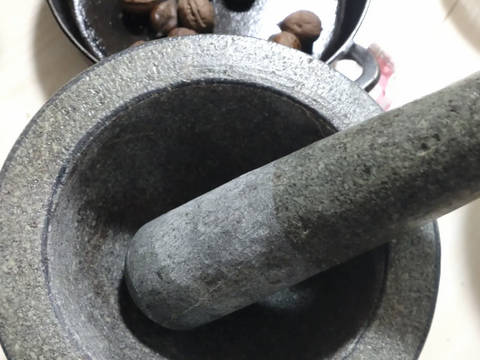 【まとめ買い対応】和くるみ 生クルミ  （殻付き）（約40個以上） 胡桃 国産くるみ 畑横に自然に育っているクルミの木🌳から オニグルミ 国産クルミ 鬼グルミ オニクルミ 鬼クルミ 鬼胡桃☆※常温発送