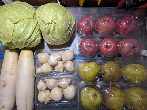 キャベツ、ダイコン、ニンニク、リンゴ、ラ・フランス