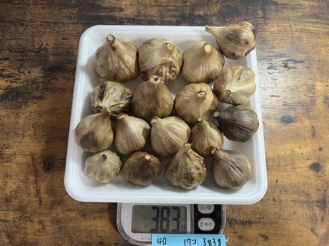 40 自然栽培　黒にんにく 人気　サイズいろいろ　たっぷり17個　令和4年度新物　食べやすくて美味しい