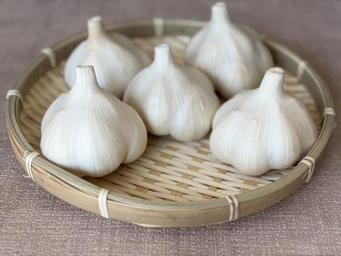 北海道の大地で生産されたにんにくの王様『白玉王鱗片』 2,000g