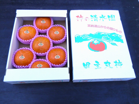 特大❗太秋柿7玉入り5Ｌサイズ　3.5ｋ箱
食味も食感も抜群です。
福岡県久留米市田主丸産