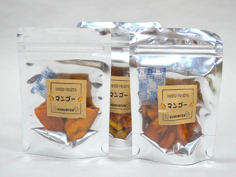 自然な味わい　国産ドライフルーツ（イチゴとマンゴー）！！
