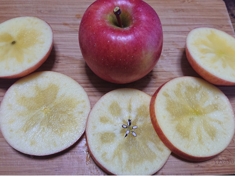 キセキの蜜入りりんご 家庭用・贈答用　こうとく2.5キロ〜3キロ