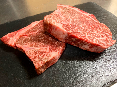 爆発的な旨味と脂のキレ！☆A5黒毛和牛ステーキ２部位セット☆１パック約150g×2