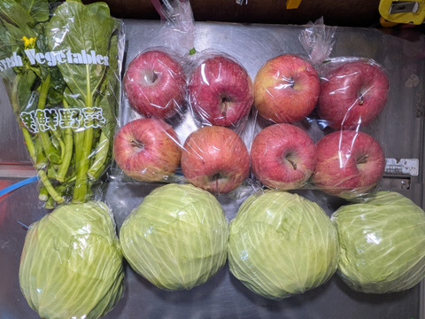 キャベツ、アスパラ菜、リンゴ