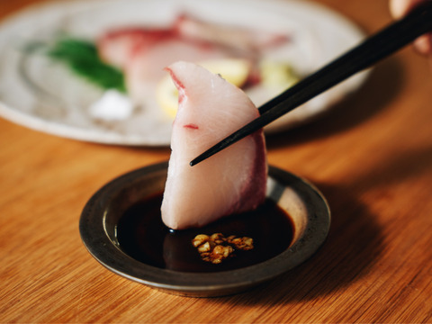 【鹿児島産ぶり】1.0kg以上 冷蔵・ぶり皮無ポーション（背腹計４ｐ）