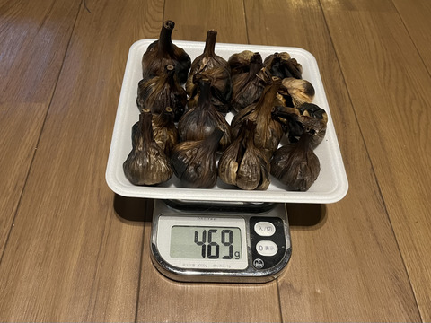 ①　 自然栽培　黒にんにく　サイズいろいろ　たっぷり
16個　令和4年度新物
人気の黒ニンニクです　食べやすくて美味しい