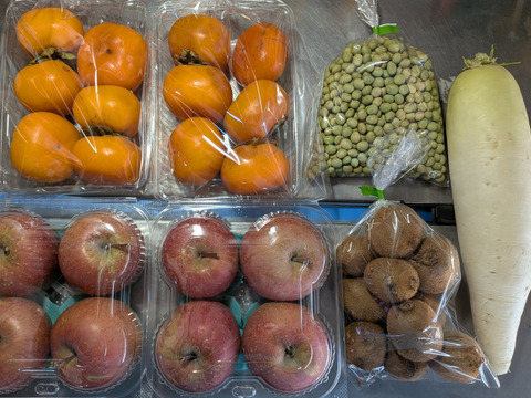 青豆、ダイコン、キウイ、柿、リンゴ