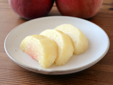 ８月２０日までの販売　大粒「川中島白桃」特秀品２ｋｇ(６～８個位)