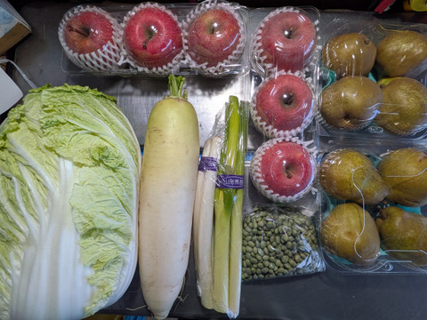 白菜、大根、ネギ、青大豆、リンゴ、ラ・フランス