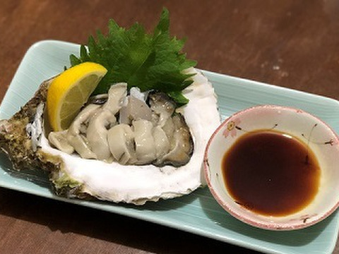 真牡蠣と岩牡蠣の食べ比べセット
みるくがきL サイズと糸島サウンドLサイズ 合計6個　生食可