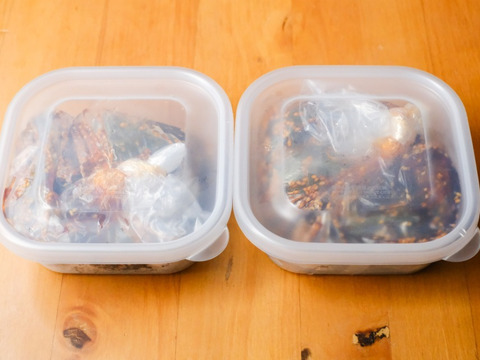 【訳あり】えごま葉の醤油漬け300g×1個とキムチ漬け300g×1個（ご自宅で召し上がってみませんか）