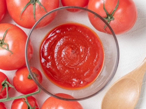 甘みとコクの強いトマトをぎゅっと凝縮したそのまま食べても美味しい「トマトの一番星ピューレ」380ｇ入り