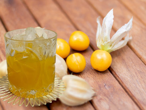 新商品✨陽光の輝き　自然派リキュール🍹ゴールデンベリーリキュール「AUREA TROPICA」720ml×１本入り