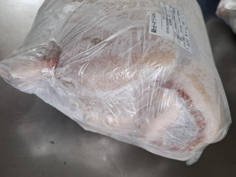 仔イノシシ【皮付き・骨付き】【丸焼き用　半身】3600g