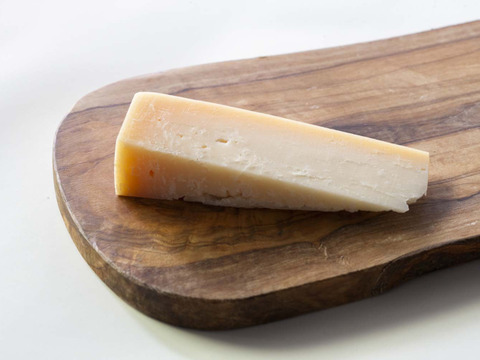 【チーズの福袋】8000円福袋　チーズ好きに贈る。ファームのおまかせチーズ、ヨーグルト10種BOX