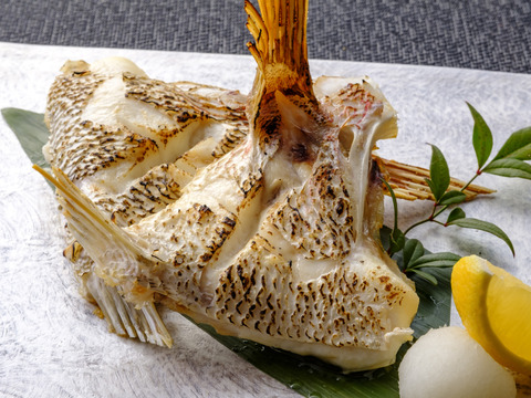 【冬ギフト】一度食べたらやみつきッ😋🍴みやび鯛【鯛カマ1kg】500g×2P 鯛のカマ 塩焼き 煮つけ あら汁などにおすすめ✨