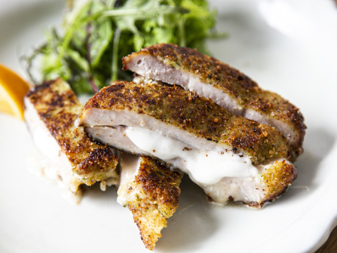 【チーズの福袋】8000円福袋　チーズ好きに贈る。ファームのおまかせチーズ、ヨーグルト10種BOX