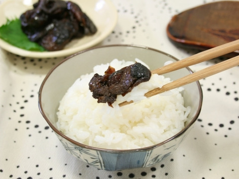 三重県産　浦村かきの佃煮　100ｇ入り ×3パック 贈り物としても喜んでいただけますよ♪
浦村かき 牡蠣 かき カキ OYSTER ご飯のお供に 佃煮 お茶漬け お酒のアテにも おつまみに最高です！