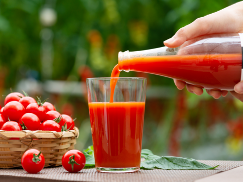 完熟トマトのみを使用！うれし野トマト100％の贅沢なジュース