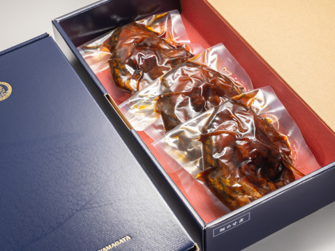 new!【ギフト】【水産庁長官賞受賞】鯉の甘煮ミニ1切×3袋入(真空パック/ギフト箱入/短冊のし可能)