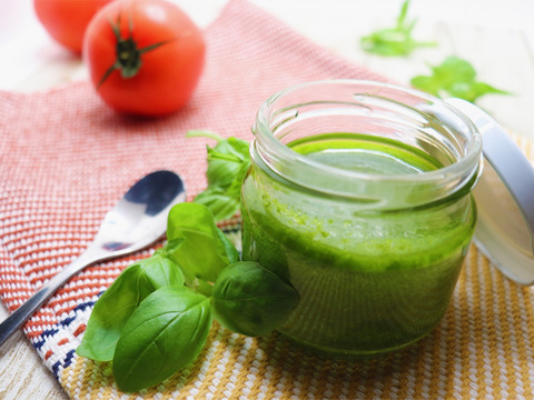 【セット商品　イタリアン＆ハーブ三昧！】
バジル２種各５０ｇ ＆ 新鮮トマト1kg ＆ イタリアンパセル ＆ パクチー　計合計1200ｇ