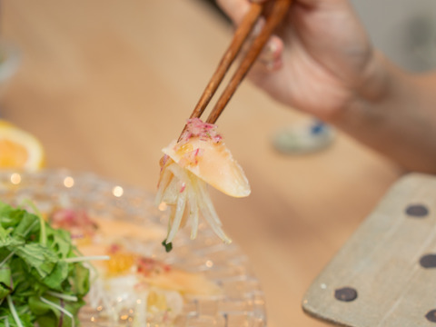 香り、味わい、食感の三重奏！本桜鱒のスモークサーモン三種食べ比べセット