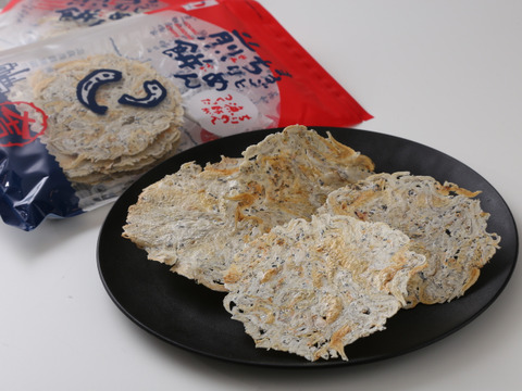 現在焼き上げ待ち24日以降になることがあります】まるごとちりめん煎餅20g５袋　 賞味期限90日　ちりめんだけつなぎなし　グルテンフリー　カルシウムタップリ１袋に２４０ｍｇ塩分は０．44　高齢の方