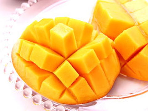 【果物の福袋】果汁がジュワッとあふれ出す！沖縄産完熟マンゴー(訳あり) 2kg