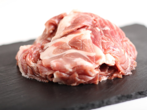 十勝放牧黒豚　毎日食べたい！！
切り落としセット　300ｇ×3パック　　900ｇ