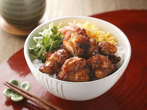 そで肉のピリ辛仕立て！レンジで簡単！みつせ鶏やみつき山賊焼き 計800g