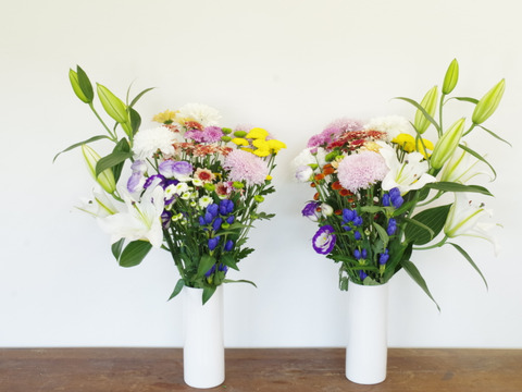 【予約】届いてすぐに飾れる お盆のお供え花 premium（花束１対）菊、リンドウ、トルコキキョウ、ユ【夏ギフト】