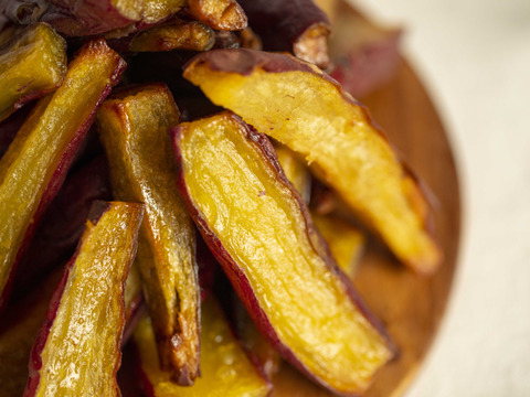 【冬ギフト】濃厚な甘さ。もっちり食感！
熟成やきいもの皮付き「生ほしいも」　1㎏