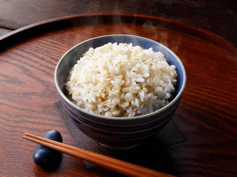 お米をもっともっと美味しく！純青森県産のつがるもち麦 美仁(900g×3袋)