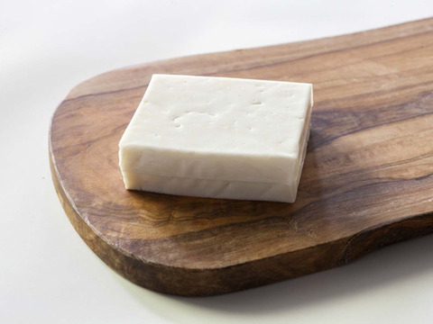 【チーズの福袋】8000円福袋　チーズ好きに贈る。ファームのおまかせチーズ、ヨーグルト10種BOX