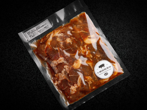 『母の日ギフト　黒豚バーベキューセット！』約2〜3人前用
☆焼肉用5ｍｍスライス（肩ロース・ロース・バラ　各200ｇ）
☆無添加フランクフルト（130ｇ×2）
☆黒豚ジンギスカン　（300ｇ）