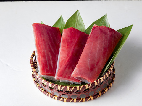 鮪の旨味凝縮!【みやび鮪】赤身切り落とし 1.2kg(大きさ不揃い柵 約6本)※600gよりお値打ち!