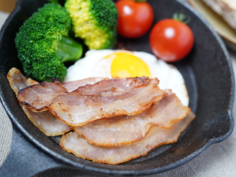 【訳アリ】賞味期限4月商品★ベーコンブロック