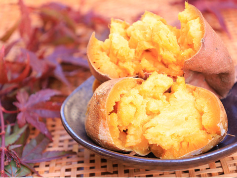 《化粧箱ver》リピーター多数【厳選】熟成高糖度安納芋（4㎏）とろ甘🍯蜜いっぱいのさつまいも🍯🍠ひとつひとつ紙に包んでお届け！高級感のある包装で贈答用にも🎁【冬ギフト】【お歳暮】熨斗承ります。