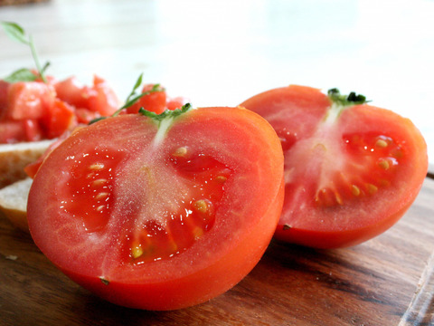 完熟！濃厚な贅沢トマト２kg　※化粧箱入り