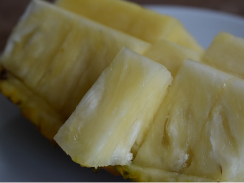 【有機JAS認証】果汁た～っぷり！沖縄で昔から愛されてきた島パイン　約３kg（２～４玉）